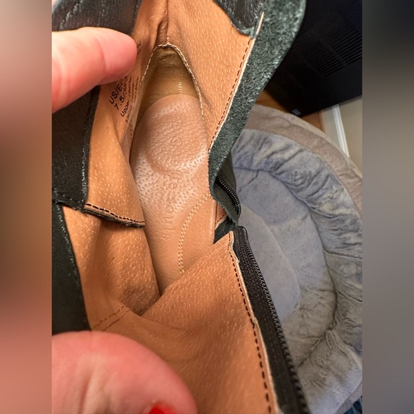 Gentle Souls by Kenneth Cole “Best of Moto” Black Leather Boot | Size 7.5M - Picture 10 of 13